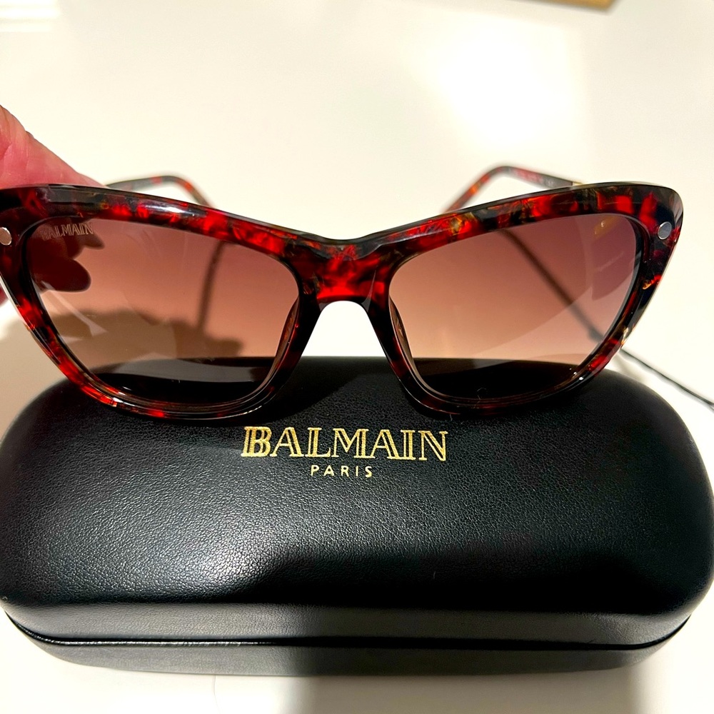 Sunglasses. Never worn.